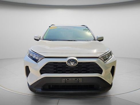 Used 2019 Toyota RAV4 LE w/ Carpet Mat Package AWD/4WD image 3