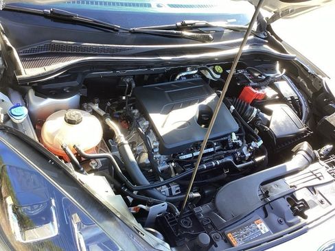 Used 2020 Ford Escape SE image 18