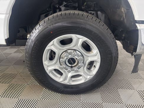 Used 2025 Ford F250 XLT image 35