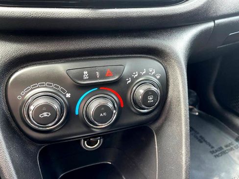 Used 2013 Dodge Dart Aero image 31