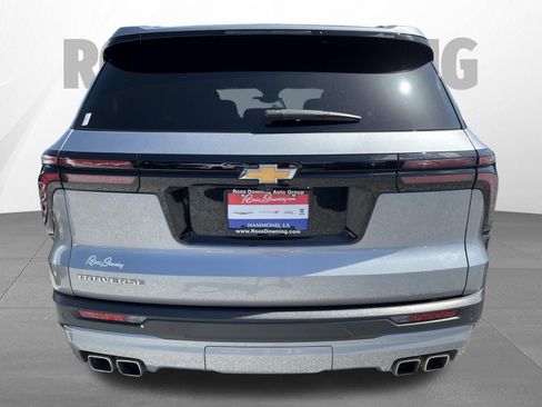 Used 2025 Chevrolet Traverse LT FWD image 5