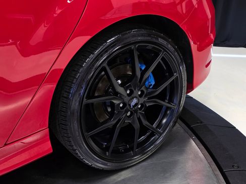 Used 2018 Ford Focus RS AWD/4WD image 5