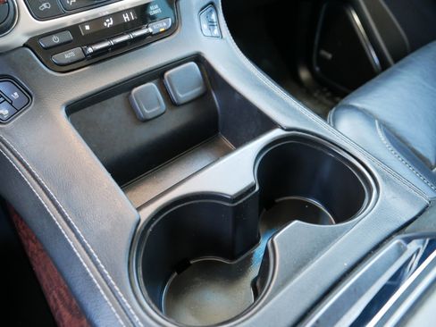 Used 2017 GMC Yukon XL SLT image 32