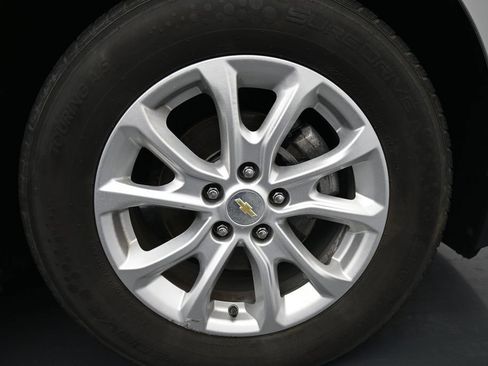 Used 2018 Chevrolet Equinox LT w/ Sun & Infotainment Package FWD image 11