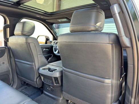 Used 2022 Toyota Tundra Platinum AWD/4WD image 39