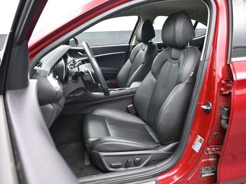 Used 2023 Genesis G70 2.0T image 27