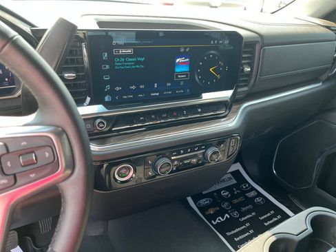 Used 2024 Chevrolet Silverado 1500 LT AWD/4WD image 18