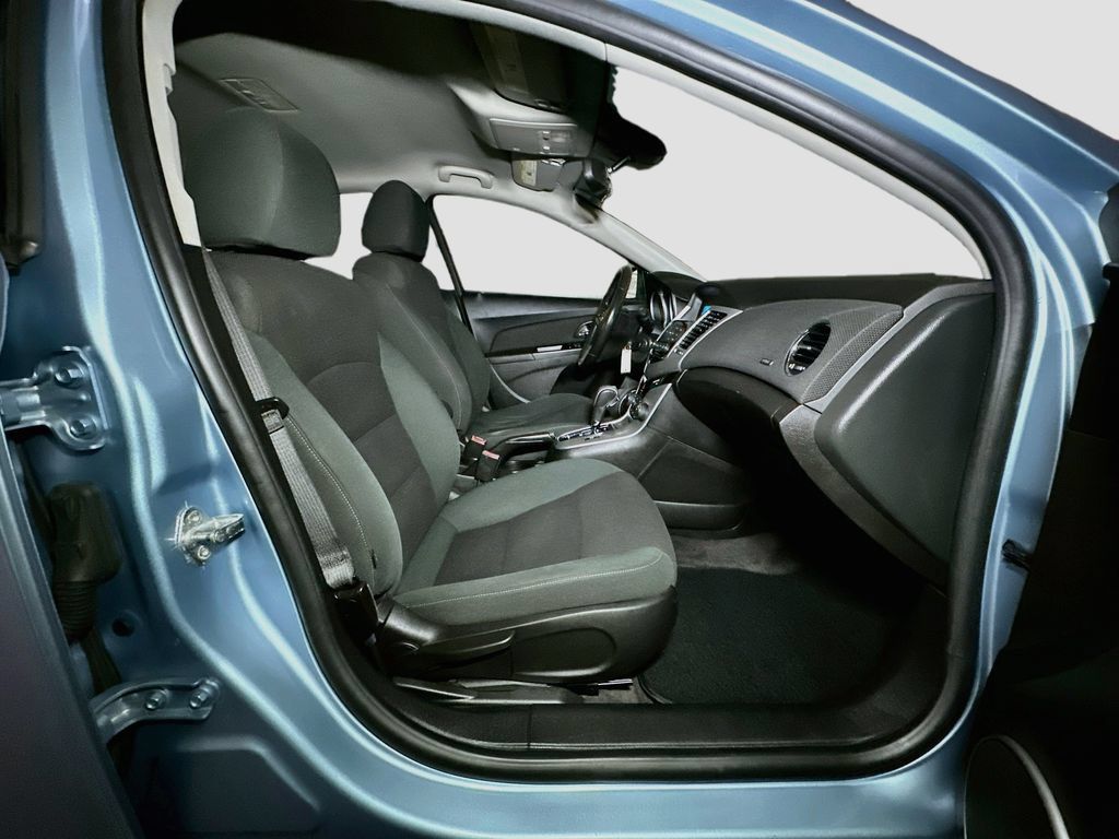 Used 2012 Chevrolet Cruze LT FWD image 35