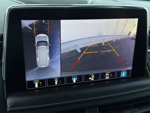 Used 2021 Chevrolet Tahoe Premier w/ Premium Package image 18