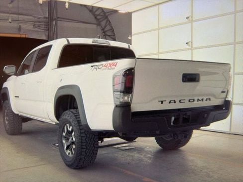 Used 2021 Toyota Tacoma TRD Off-Road image 3