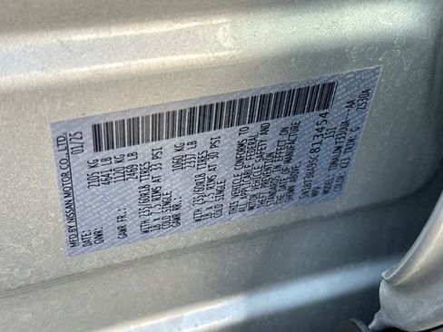 Used 2025 Nissan Rogue SV FWD image 60