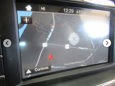 Used 2019 Lincoln Continental Select w/ Continental Climate Package image 10