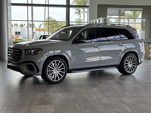 New 2025 Mercedes-Benz GLS 580 4MATIC image 9