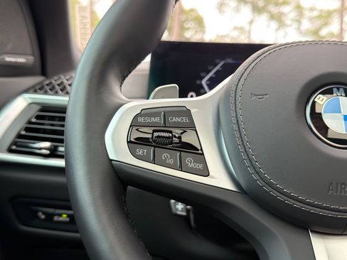 Certified 2025 BMW X5 xDrive40i w/ Executive Package image 22