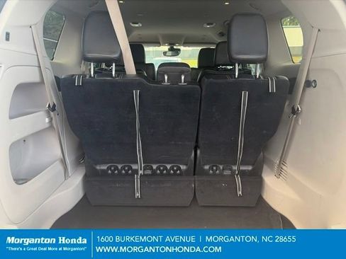 Used 2024 Chrysler Pacifica Touring-L FWD image 29