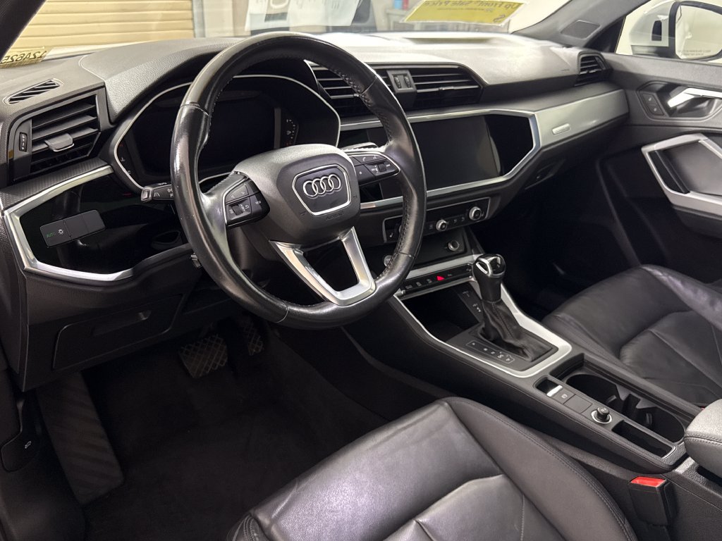 Used 2020 Audi Q3 2.0T Premium w/ Convenience Package AWD/4WD image 14