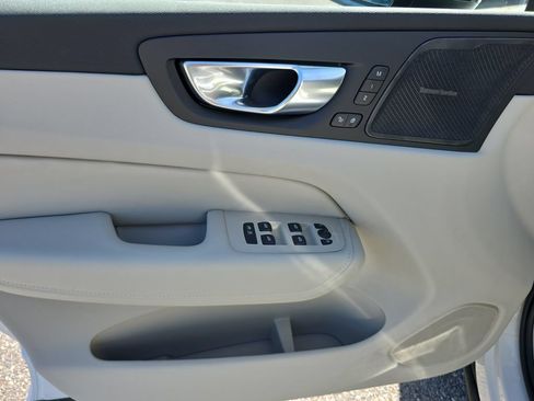 New 2026 Volvo XC60 B5 Ultra w/ Protection Package Premier AWD/4WD image 11