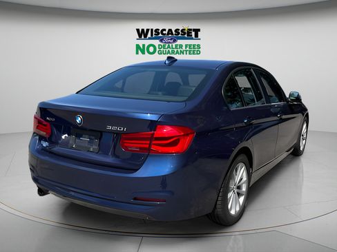 Used 2017 BMW 320i xDrive Sedan AWD/4WD image 28