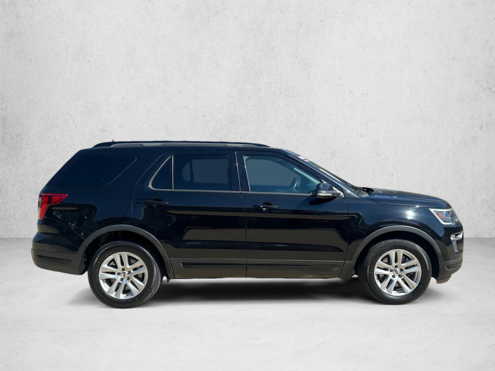 Certified 2018 Ford Explorer Sport AWD/4WD image 4