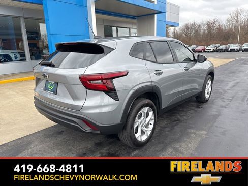 Certified 2024 Chevrolet Trax LS w/ LS Convenience Package image 7