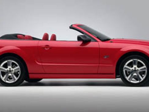 Used 2006 Ford Mustang GT Premium RWD image 2