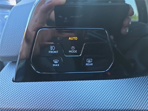 New 2026 Volkswagen GTI SE FWD image 14