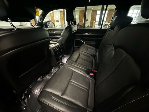 Used 2022 Jeep Wagoneer Series II image 15