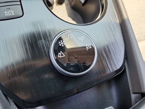 Used 2023 Nissan Rogue SV AWD/4WD image 23