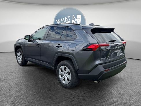 Used 2021 Toyota RAV4 LE image 6