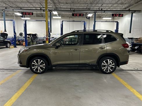 Certified 2023 Subaru Forester Limited image 5
