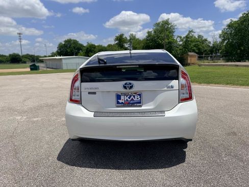 Used 2014 Toyota Prius Two FWD image 4