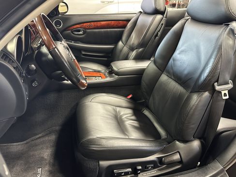 Used 2002 Lexus SC 430 Convertible RWD image 28