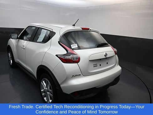 Used 2015 Nissan Juke S image 3