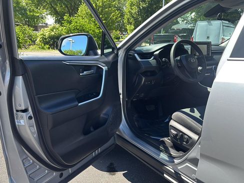 Used 2020 Toyota RAV4 XLE w/ All Weather Liner Package FWD image 2