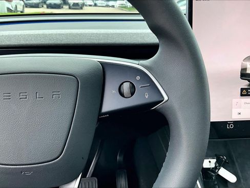 Used 2026 Tesla Model Y 2WD image 21