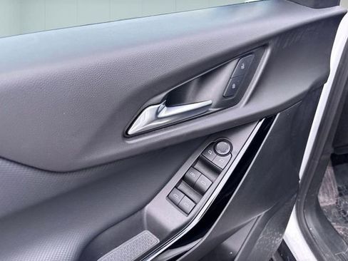 Used 2025 Chevrolet Equinox LT image 19