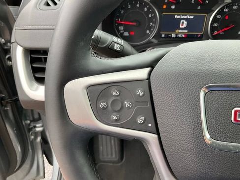 Used 2024 GMC Terrain SLT AWD/4WD image 11