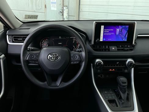 Used 2025 Toyota RAV4 XLE image 14