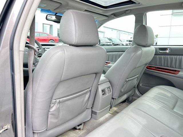 Used 2005 Toyota Camry XLE w/ VSC & Side Airbag Pkg FWD image 19