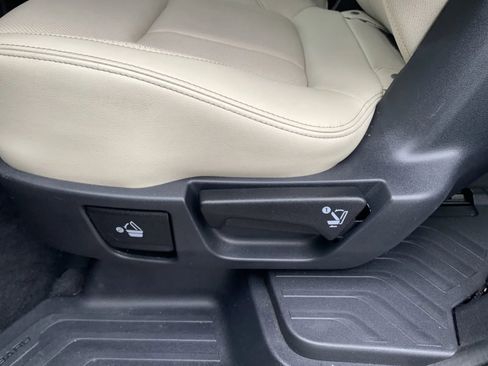 Used 2019 Subaru Ascent Limited w/ Popular Package #3 image 39