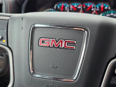 Used 2018 GMC Sierra 1500 SLT image 31