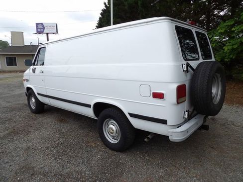 Used 1994 Chevrolet G20 RWD image 3