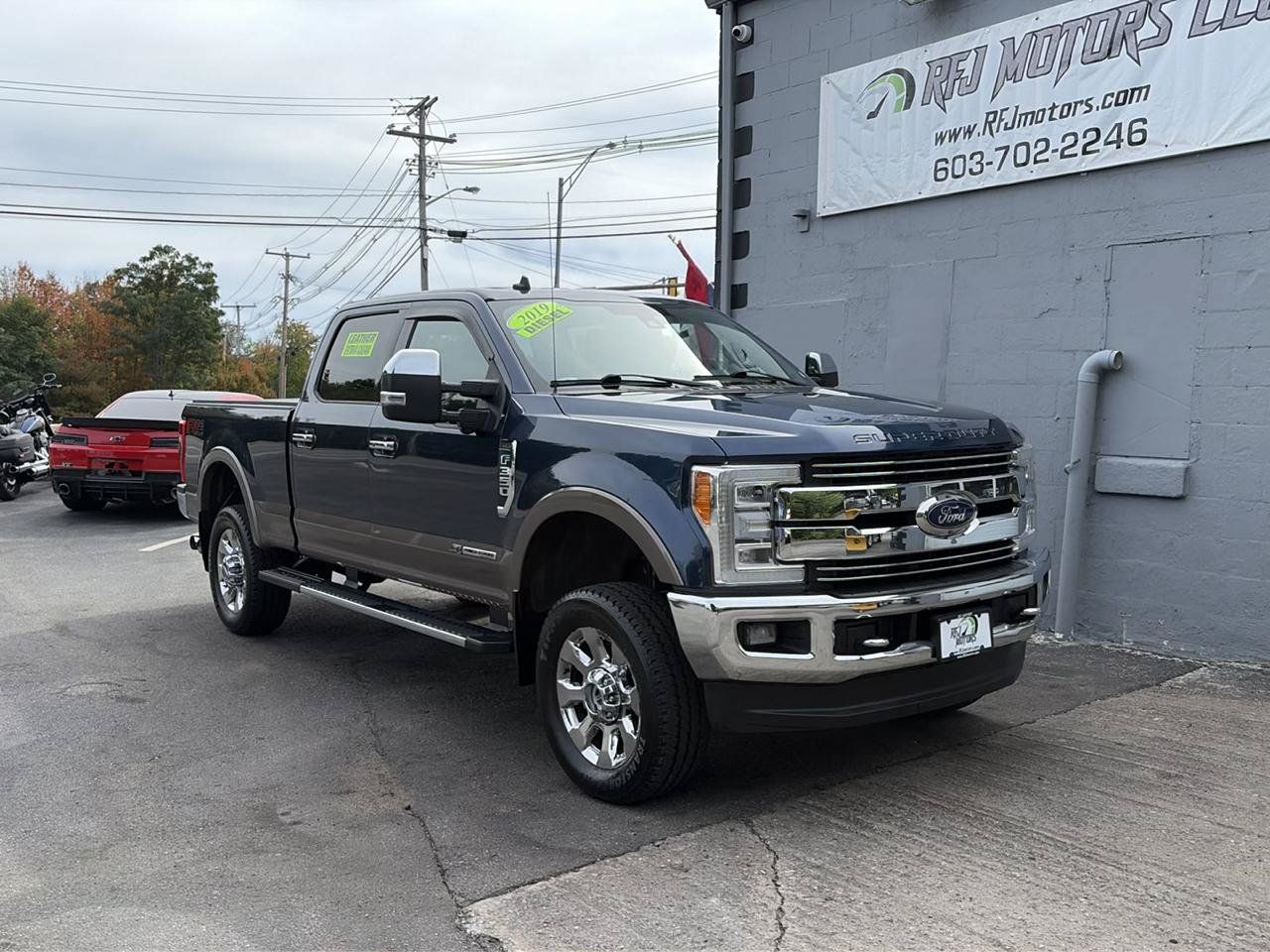 Used 2019 Ford F350 Lariat w/ Lariat Ultimate Package AWD/4WD image 2