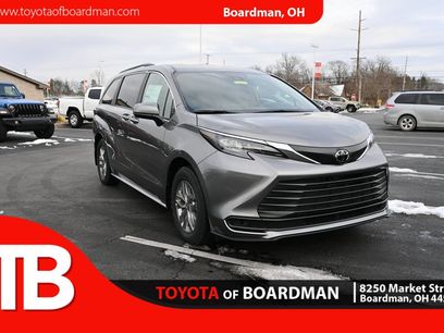 New 2026 Toyota Sienna LE