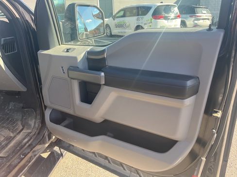 Used 2018 Ford F150 XLT w/ Equipment Group 302A Luxury image 27