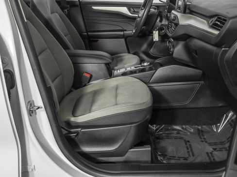 Used 2021 Ford Escape S image 42