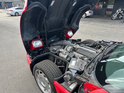 Used 1992 Chevrolet Corvette Coupe RWD image 16