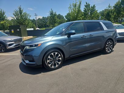 Used 2023 Kia Carnival EX