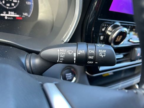 Used 2023 Toyota Highlander Limited FWD image 24