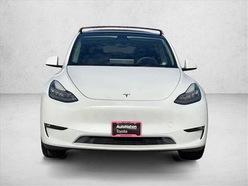 Used 2021 Tesla Model Y Long Range image 2